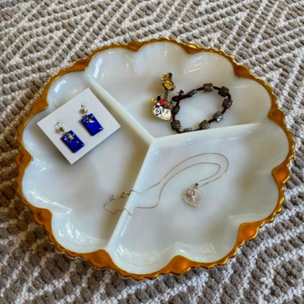 Vintage Anchor Hocking White Milk Glass Ruffled/Scalloped 22K Gold Rimmed Edge